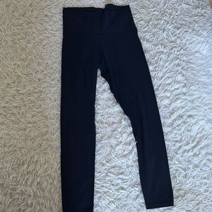 navy High-Waisted aritzia leggings size M